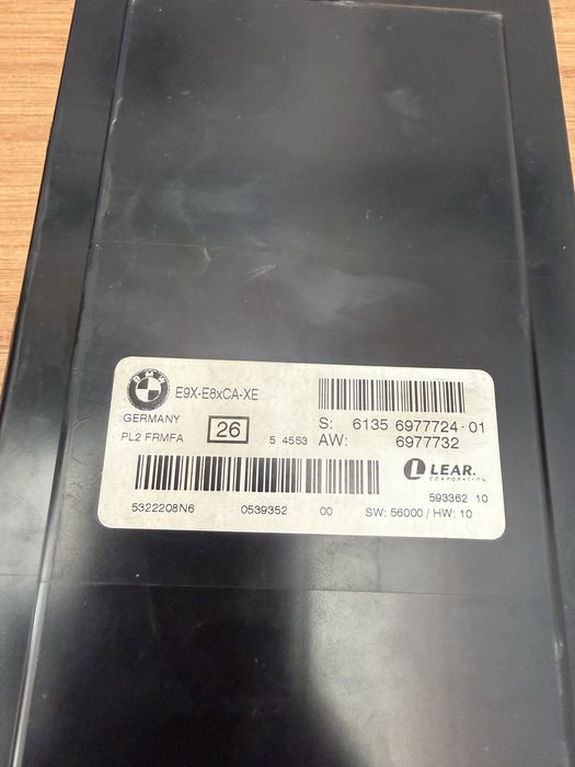 BMW FRM модул 61356977724 E90 E91 E92 E93 E81 E82 E87 E88 оригинал