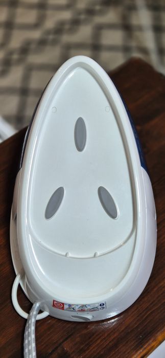 Vând stație de călcat Philips FastCare Compact GC6722/20 (predare personală fizic!)