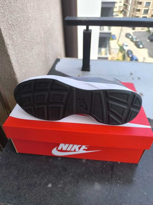 мъжки маратонки NIKE - нови, летни, дишащи с мрежа