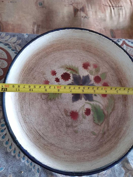 Продавам емайлирана тава