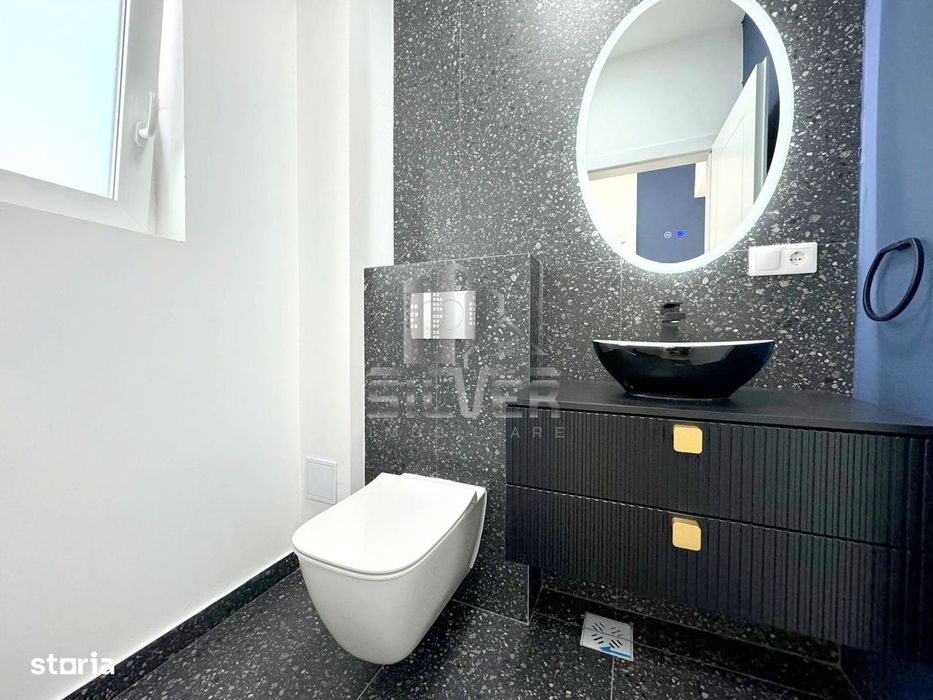 Casa tip duplex  la cheie.