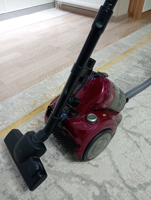 Artel отличный пылесос 2000W