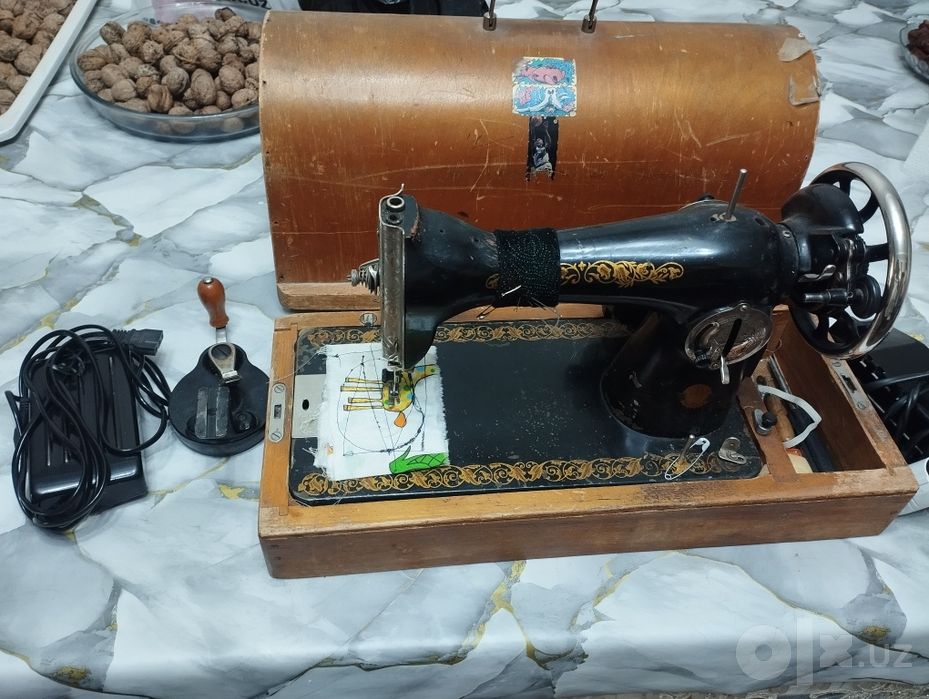 Продается Швейная машина
