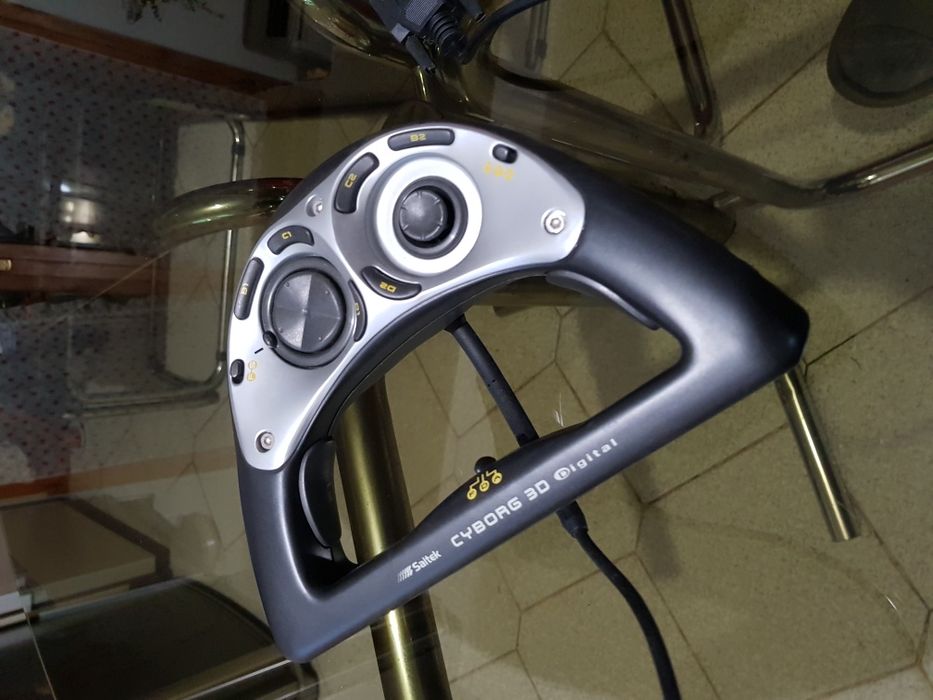 Джойстик контролер / Геймпад за компютър Saitek Cyborg 3D Digital Pad
