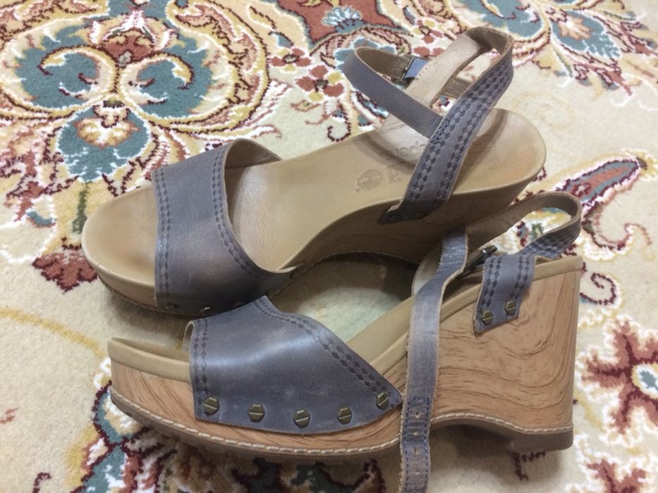 Босоножки летние