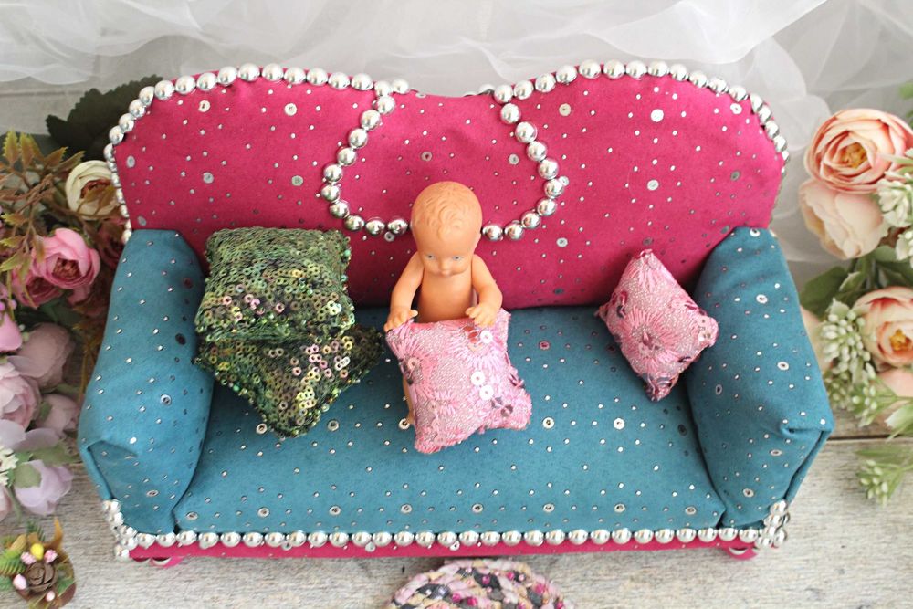 Продам кукольный диван