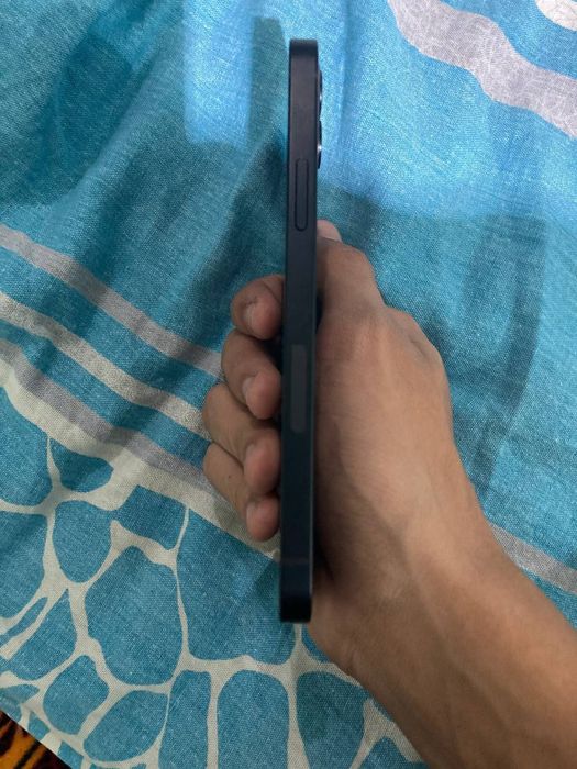 iPhone 12 radnoy ochilmagan skidkada