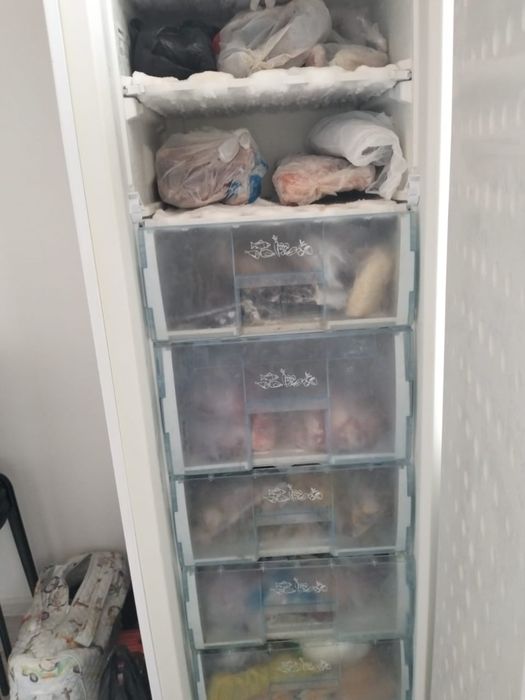 Продам вертикальныу морощильную камеру