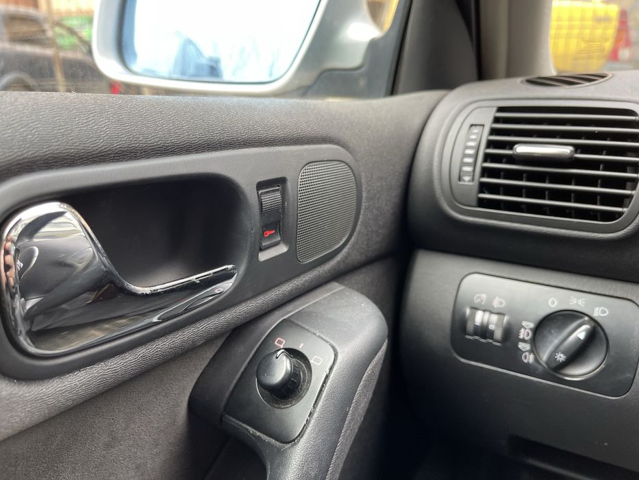 Audi A3 1.6 benzina automat