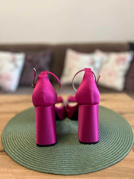 Сандали Tata Italia, №36 и обувки Casadei, №36,5