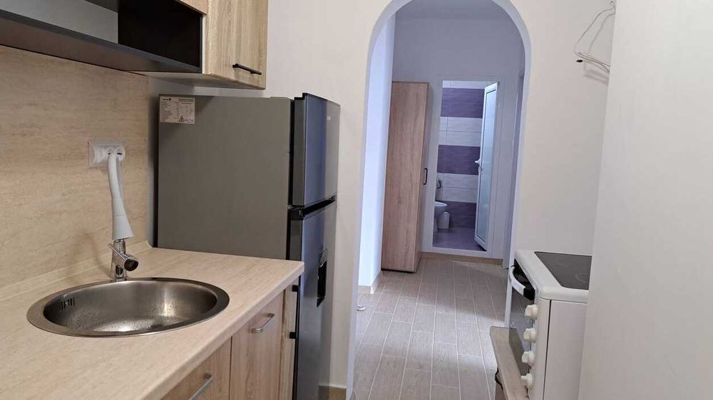 Продава се Двустаен апартамент в Бургас, Славейков - 63 кв.м за 8 €/кв.м - Снимка #2