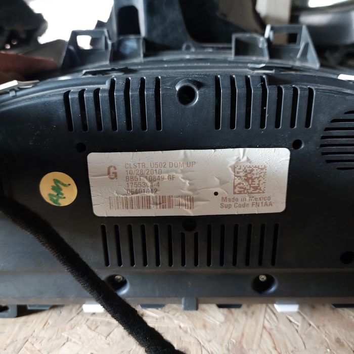 Шиток приборов на Ford Explorer 5, Edge.