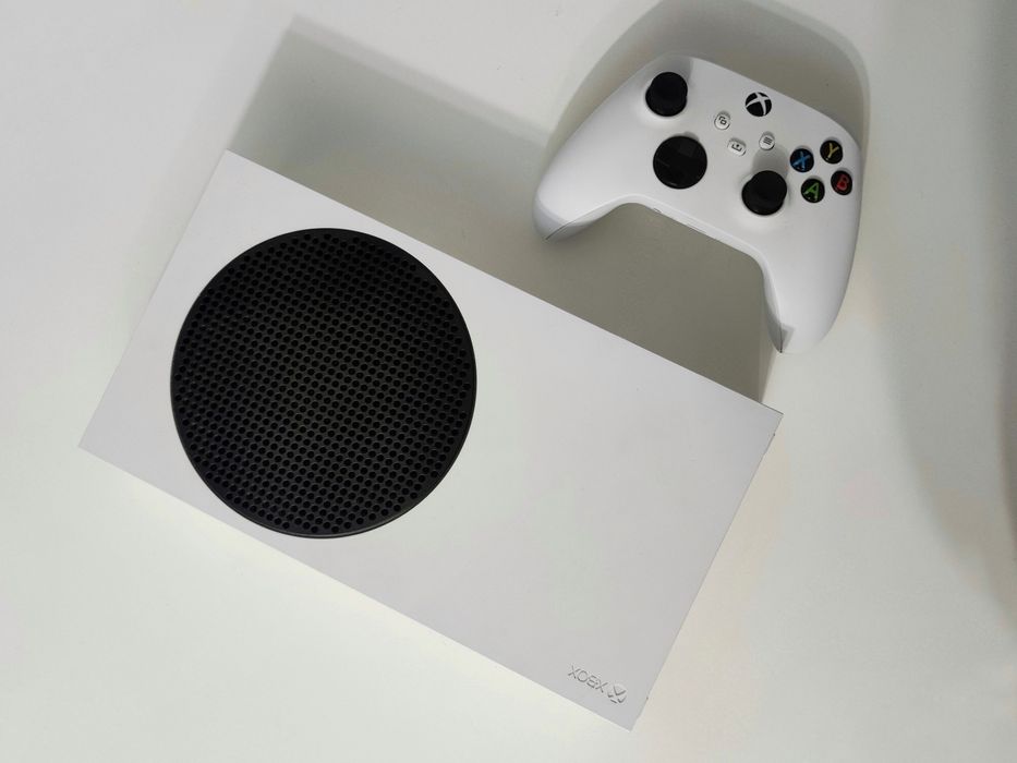 Продам Xbox Series S 512 Gb
