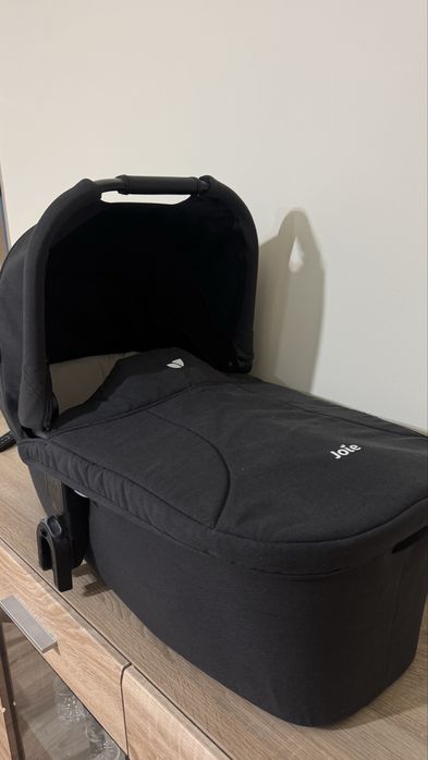 Продам коляску и люльку Joie