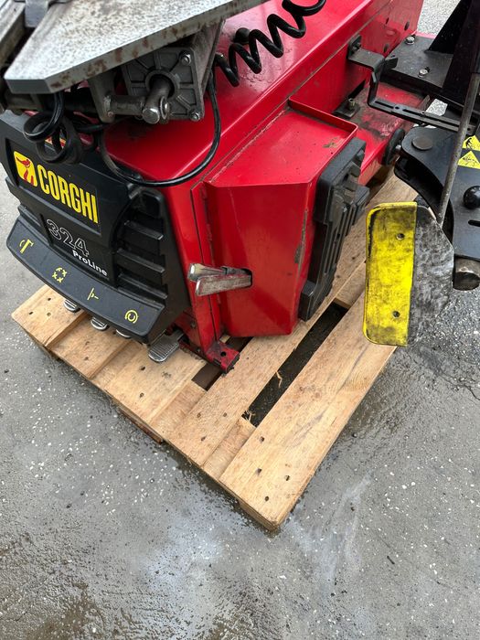 CORGHI Гумодемонтажнамашина