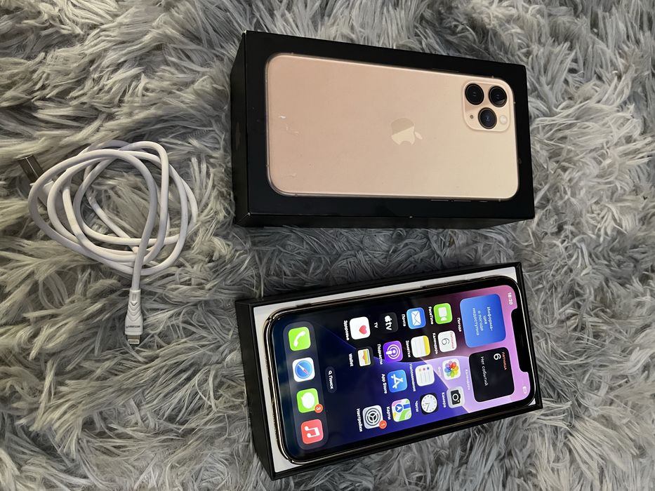 Продам телефон Айфон 11 Pro