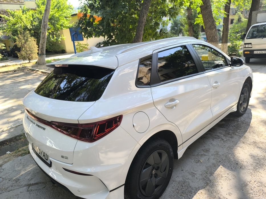 Byd e2 elektr toliq 2023 yil