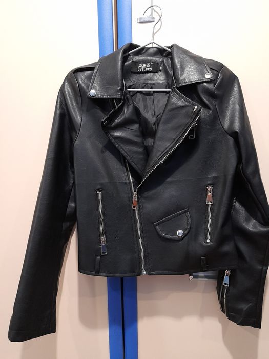 Srochno prodam kurtki kojanniye rozviy pudroviy i chorniy S M