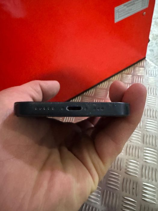 Айфон 13 продаю срочно прям срочно