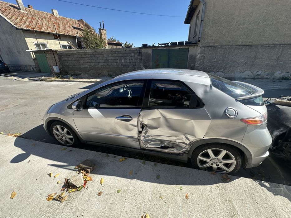 Honda Civic 1.8 v-tec на части.!