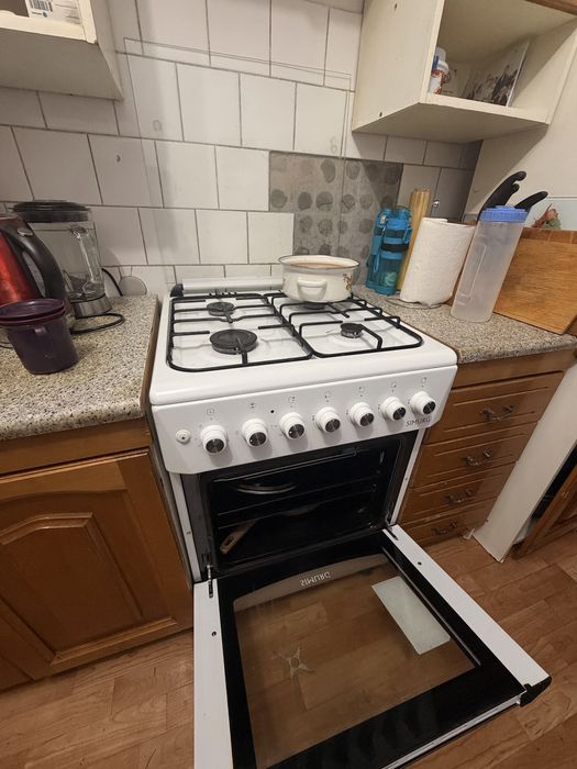 Продам газ плиту