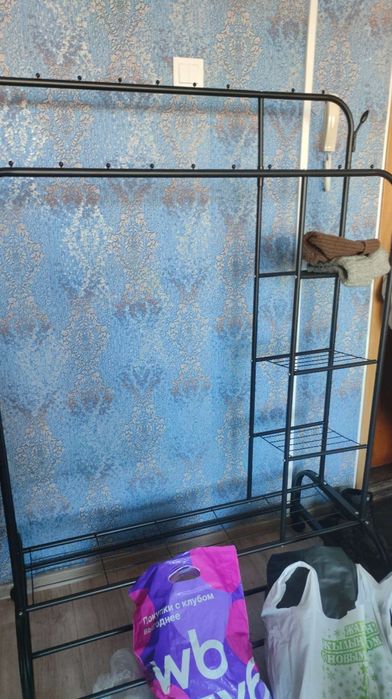 Вешалка напольная для одежды металлическая