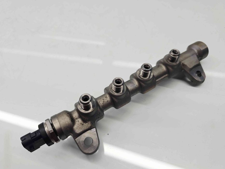 Rampa injectoare  Opel Astra J [Fabr 2009-2015] 55576177 2.0 CDTI A20D