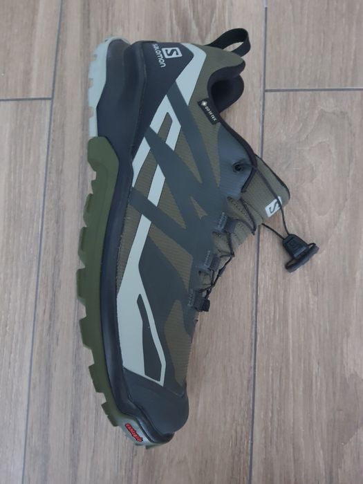 Salomon Goretex 44