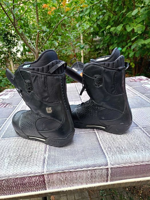 Продавам детски ски и сноуборд обувки Burton номера 20, 37.5 и 39