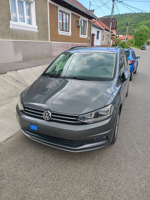 Vând Volkswagen Touran