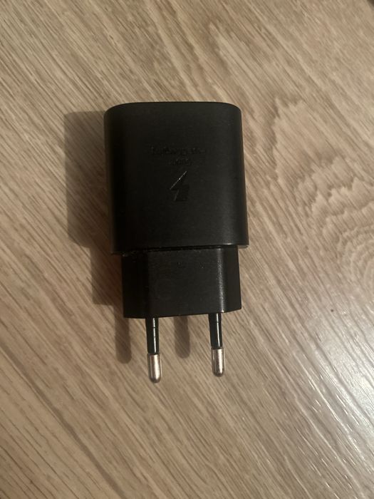 Продам оригинальный адаптер Samsung