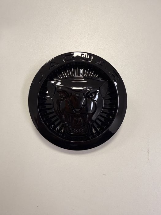 Emblema 3D Jaguar XF X250 Facelift 2011-2015 neagra 86mm