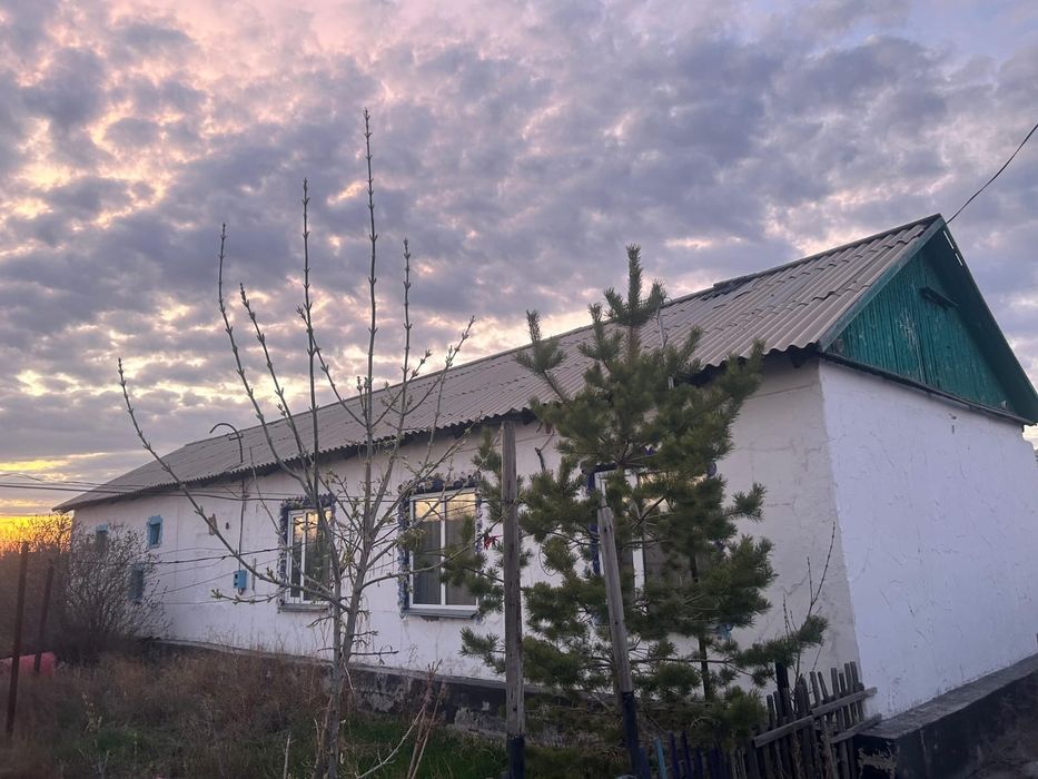 Продаётся на строй материалы