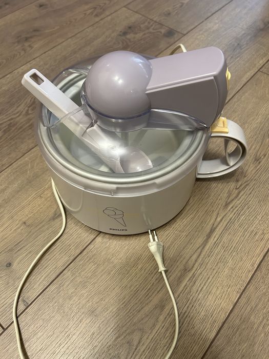 Vând mașina de înghețată Phillips