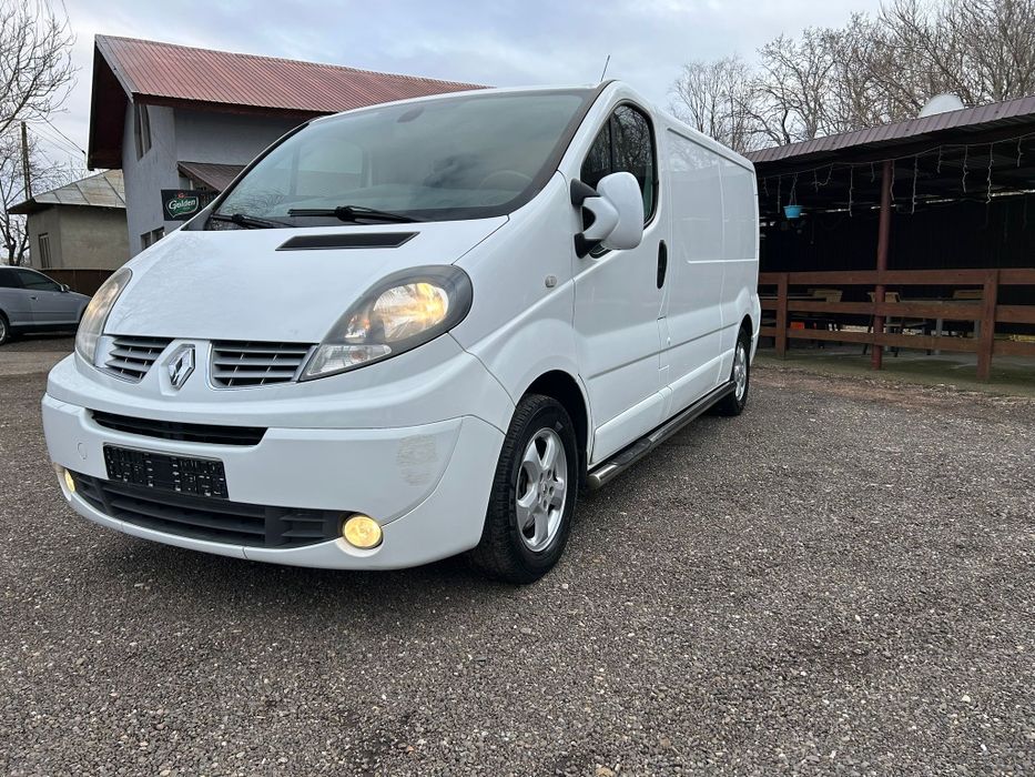 Masina Renault trafic