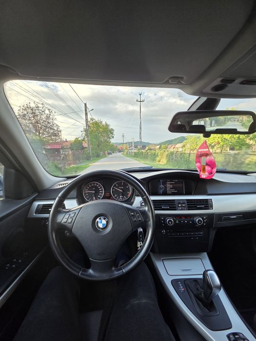 Vând bmw 320d an 2011