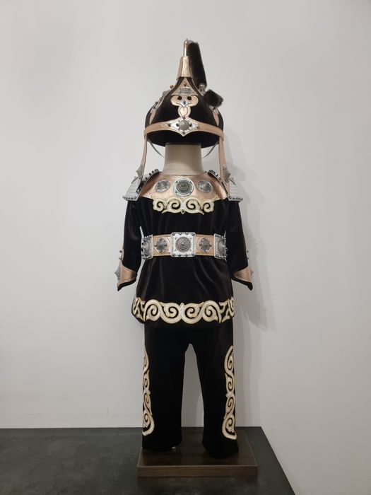 Костюм батыра для обряда тұсау кесу