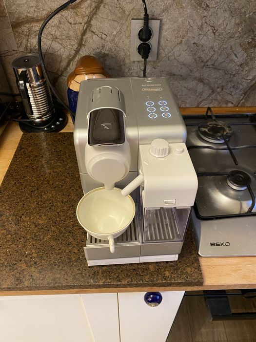 Aparat de cafea Nespresso Delonghi
