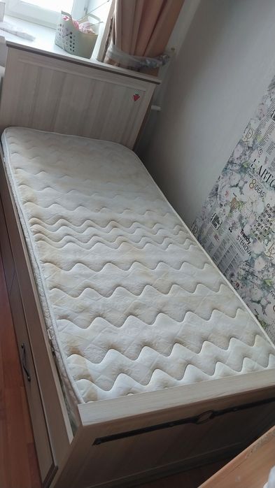 Подростковый гарнитур: кровать и шкаф
