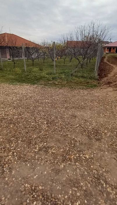 Vând parcelă intravilan