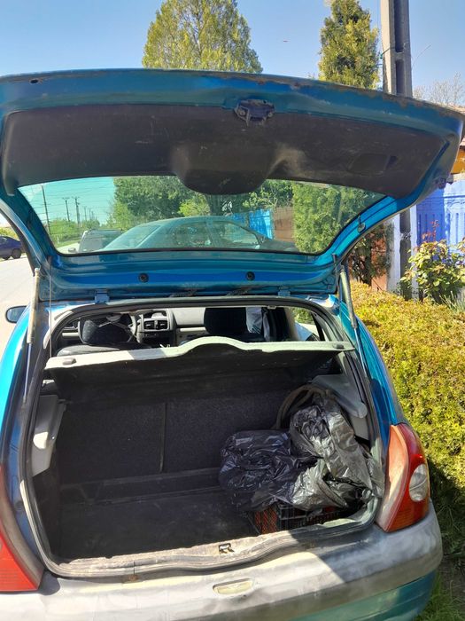 Vând Renault, pret negociabil