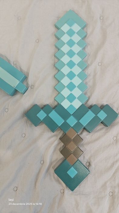 Pickaxe și sword Minecraft mari