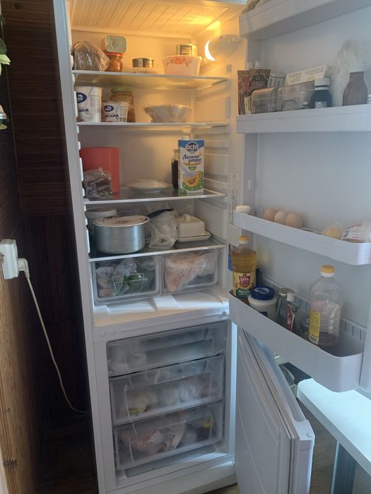 Холодильник indesit б/ у  в рабочем состоянии