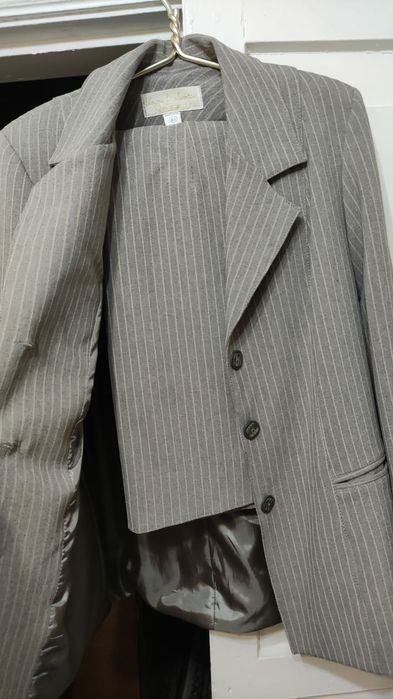 Костюм 46-48 раз.Новый.