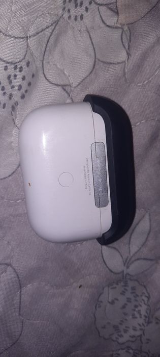 Беспроводные наушники spigen