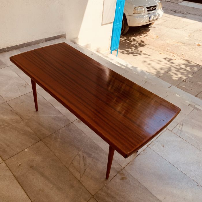 Продавам ретро маса в стил Mid-Century Modern – 60-те години