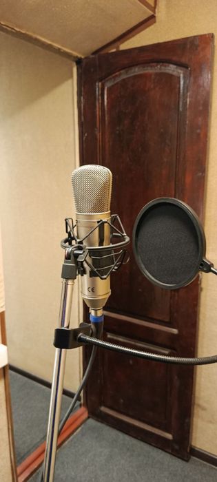 Студийный микрофон