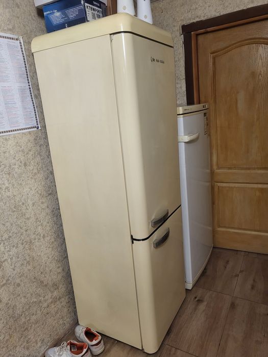 Frigider  cu congelator