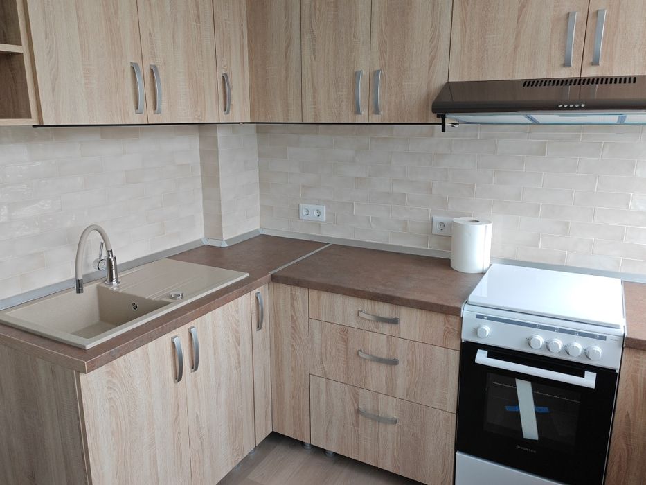 Închiriez apartament 3 camere zona 14 iulie