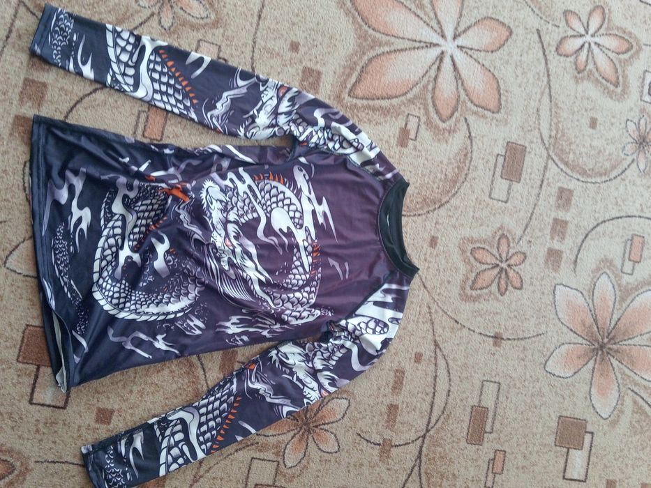 Продаю срочно рашгард